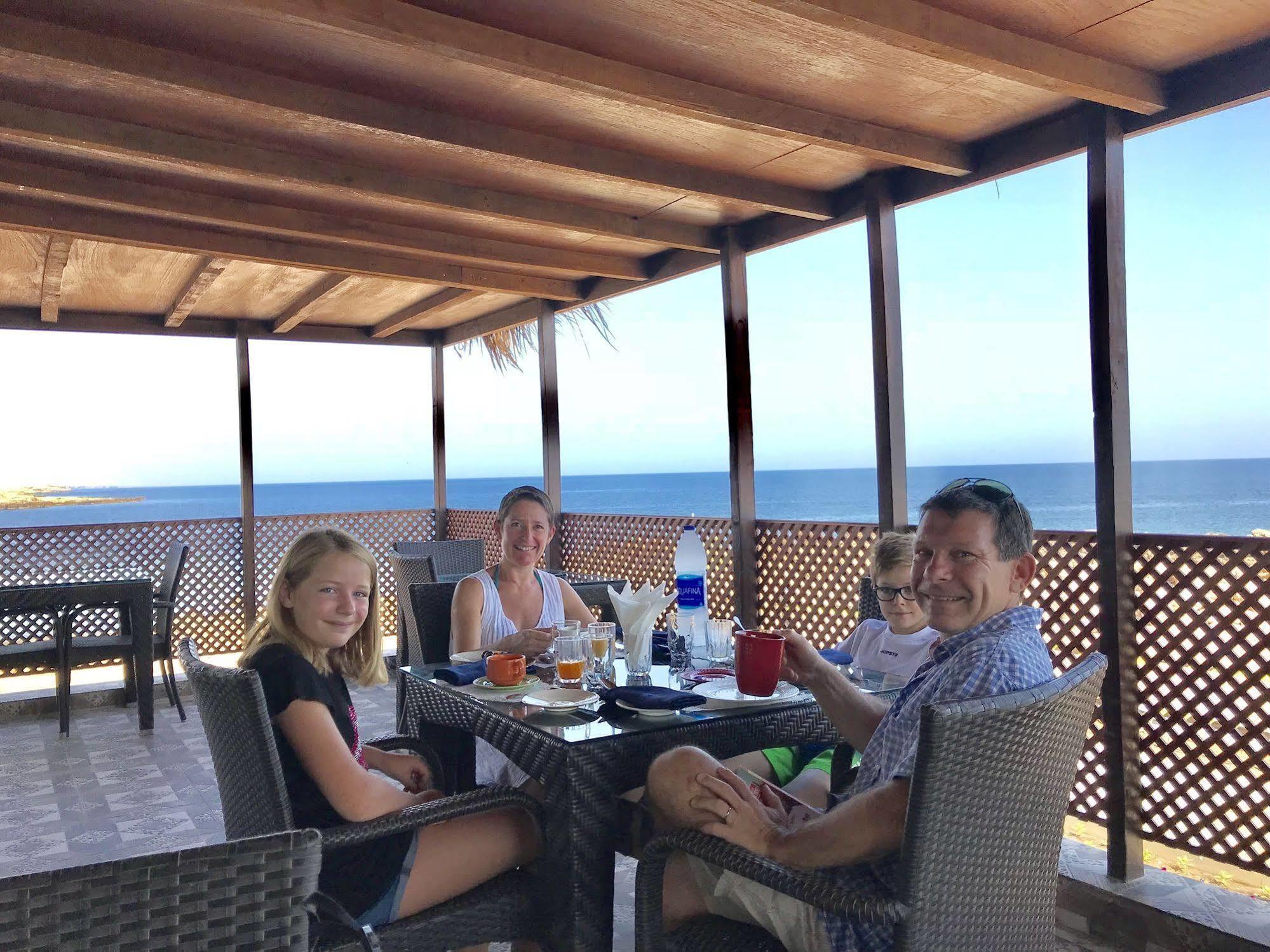 Turtle Beach Resort Ras al Hadd Екстериор снимка