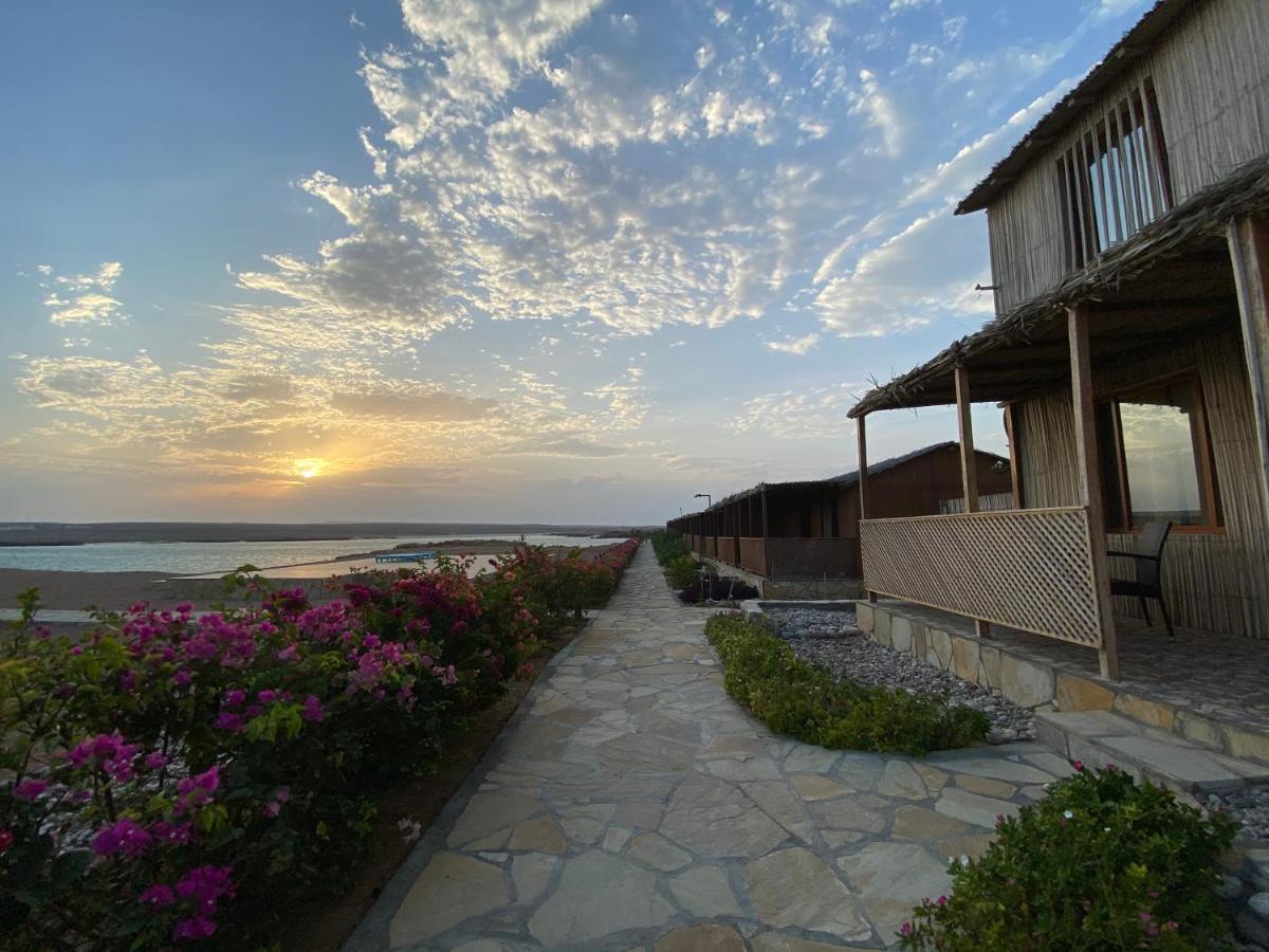 Turtle Beach Resort Ras al Hadd Екстериор снимка