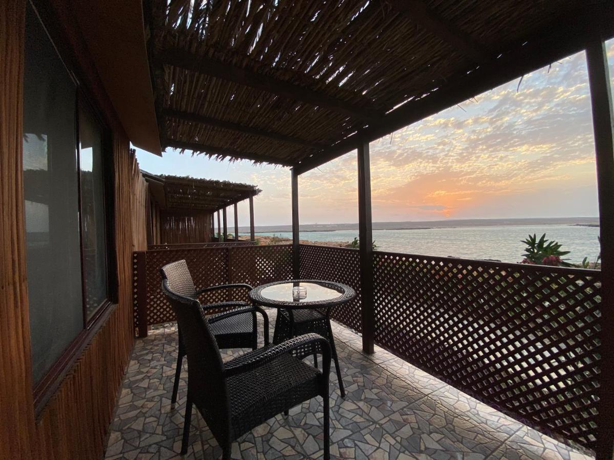 Turtle Beach Resort Ras al Hadd Екстериор снимка