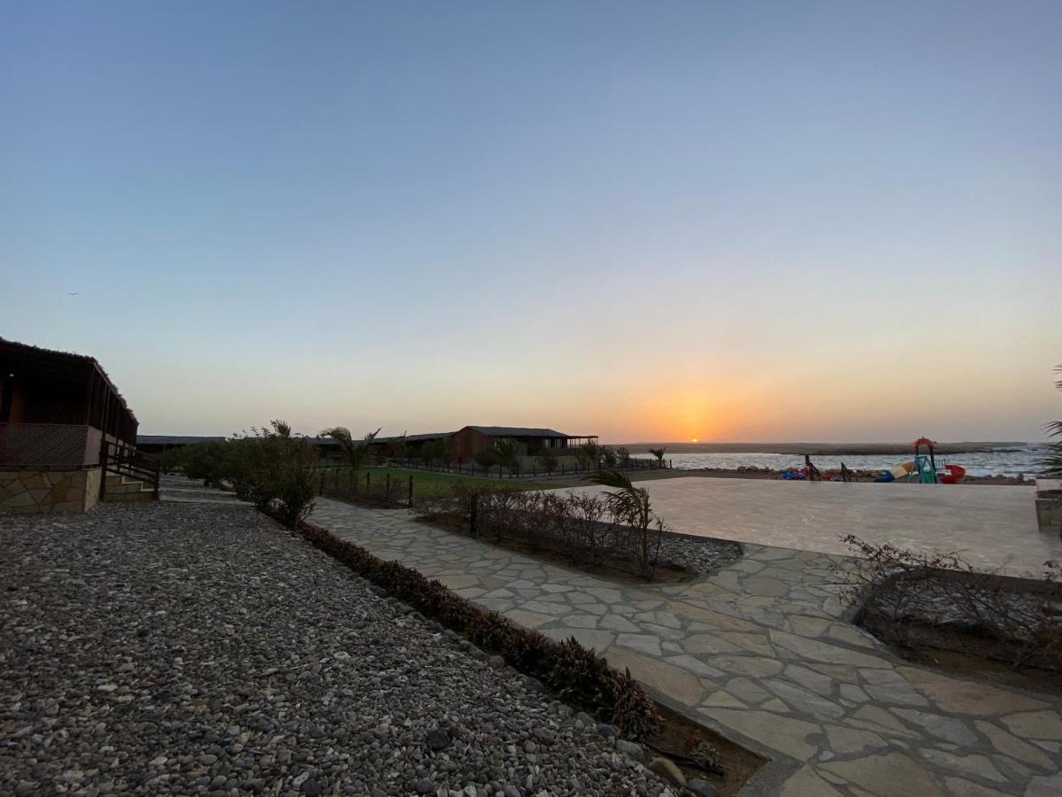 Turtle Beach Resort Ras al Hadd Екстериор снимка